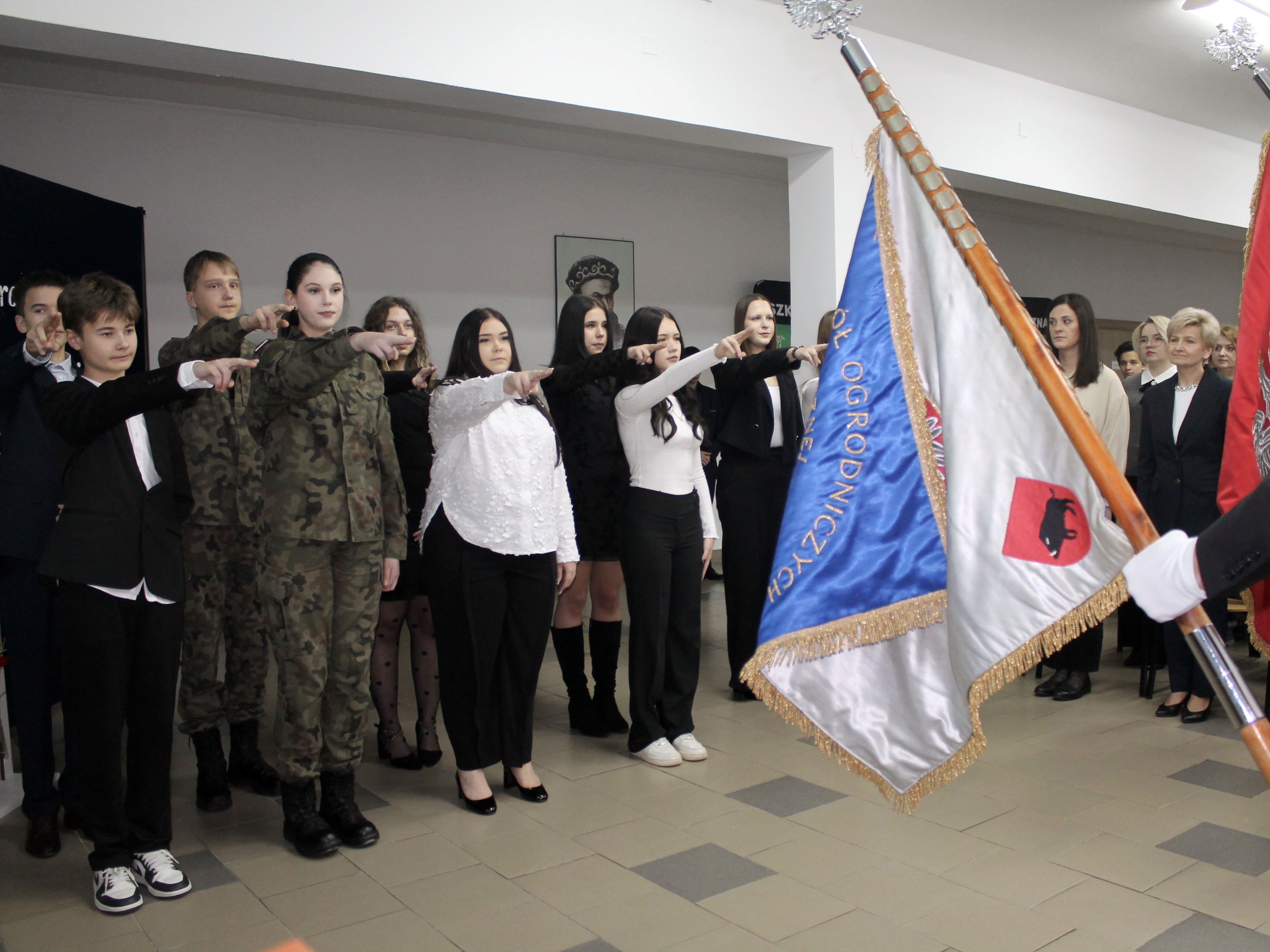 Reprezentanci Klas I podczas uroczystego ślubowania