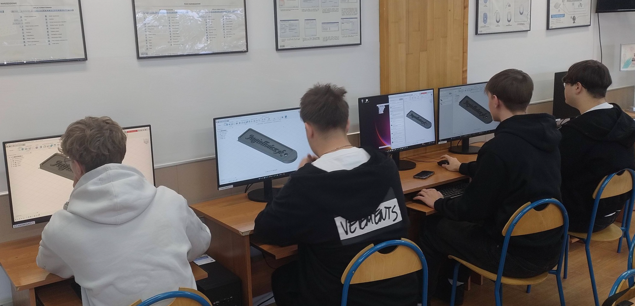 Uczniowie podczas kursów zawodowych