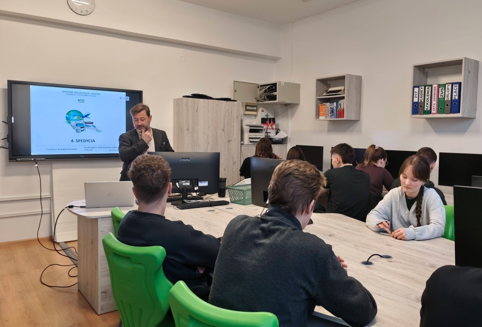 Uczniowie podczas kursów zawodowych