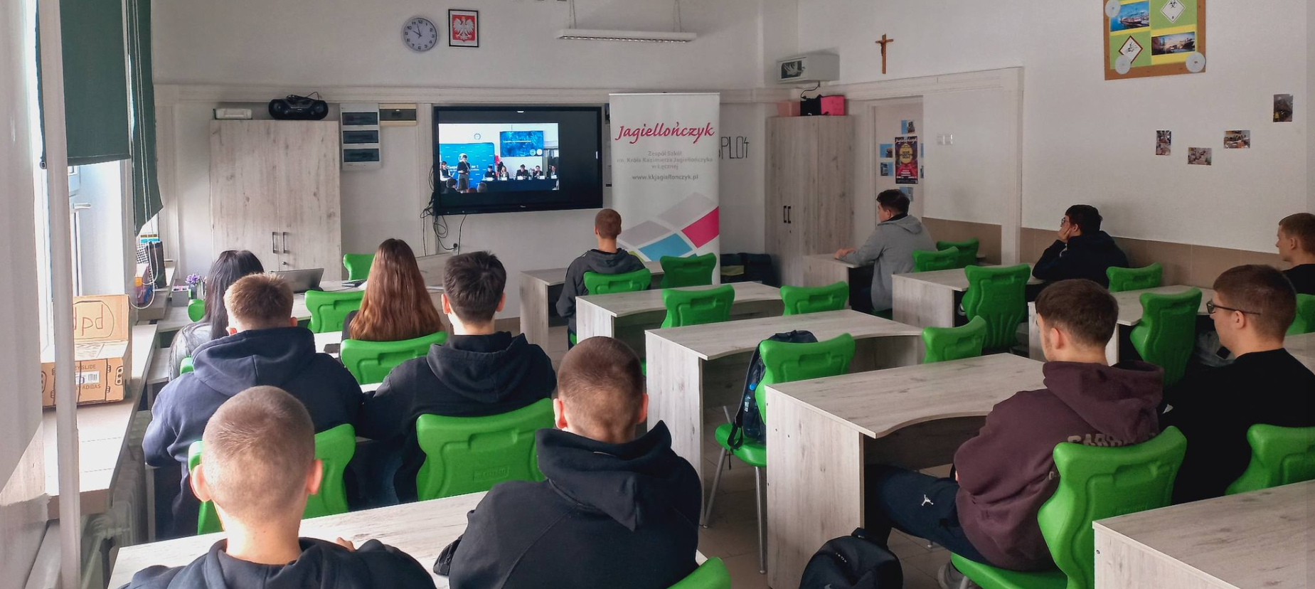 Uczniowie podczas debaty online